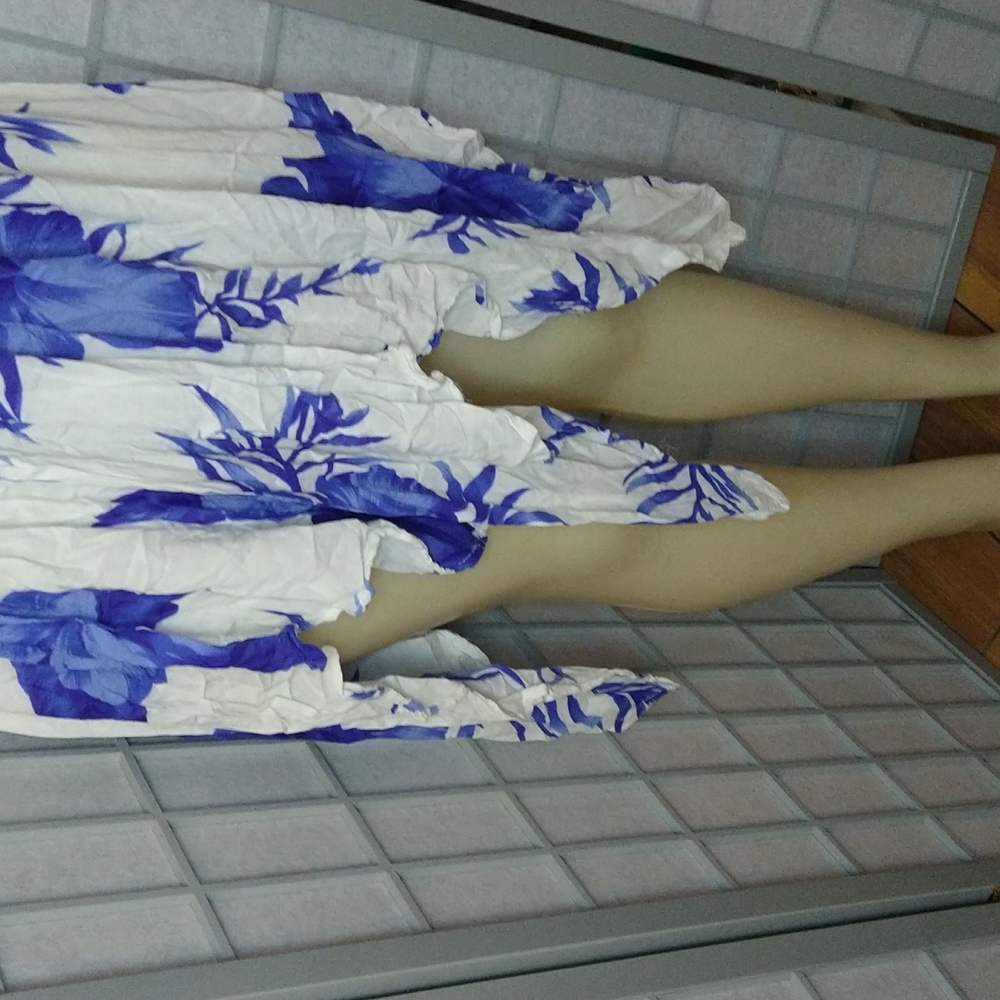 Bathing suit cover up - Picture 3 of 6